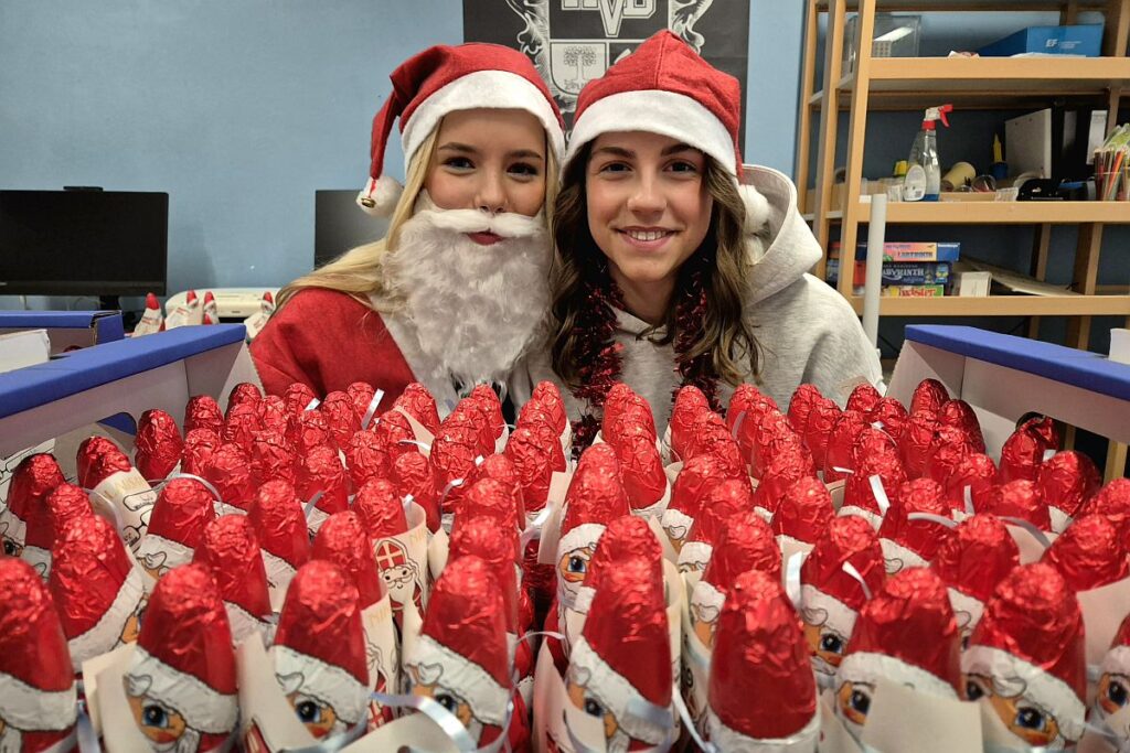 Nikoläuse (SV) und Weckmänner (Förderverein) – Annette-von-Droste ...